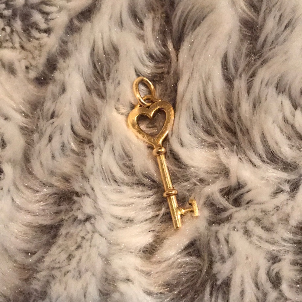Tiffany 18K gold heart key pendant